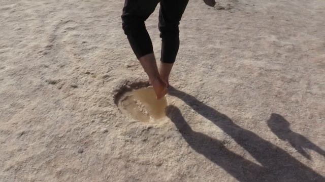 СОЛЕНОЕ ОЗЕРО ТУЗ по ДОРОГЕ АНКАРА – КАППАДОКИЯ (Tuz Gölü. Lake Tuz. Turkey) смотреть онлайн