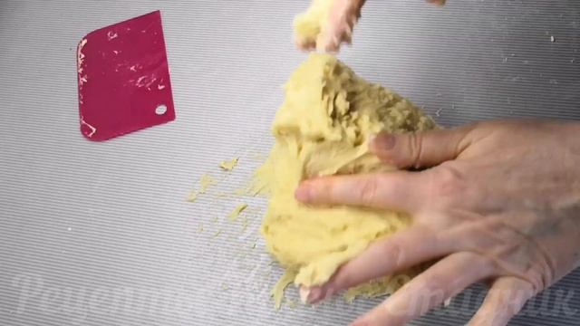Шикарное сдобное дрожжевое тесто для сладкой выпечки! смотреть онлайн