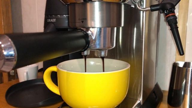 My Coffee Station | Delonghi Dedica EC685 With Bottomless Portafilter and Graef CM702 Grinder смотреть онлайн