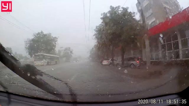 Лютый град в Днепре (11.08.2020) смотреть онлайн