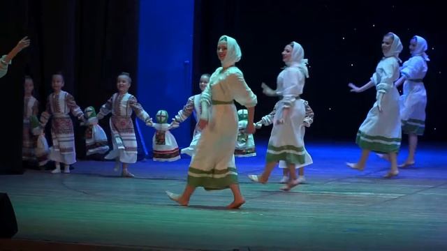 "Ляльку-мотанку мотала, доньці дарувала" смотреть онлайн