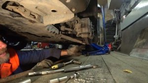 Ремонтирую машину жены. Замена рычага передней подвески сузуки SX4