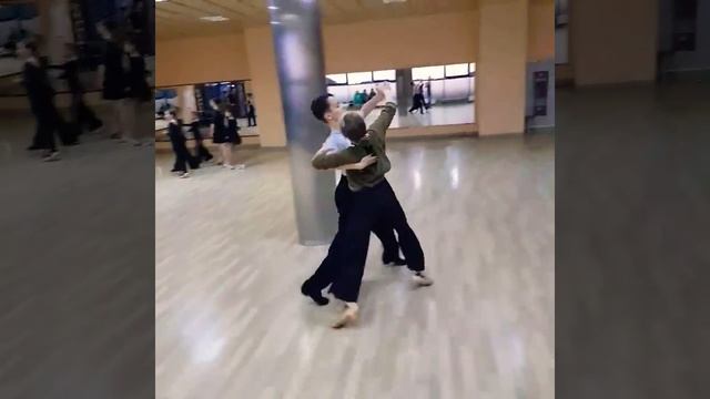 Тренировка бальные танцы, шикарно танцуют !!! смотреть онлайн
