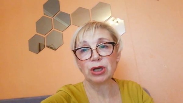 За деньги готова на все!