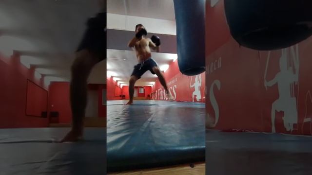 Работа на мешке (руки + ноги) смотреть онлайн