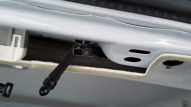 How to: Install Spoiler on a 2015 Chevrolet Suburban for 3rd Brake light Replacement смотреть онлайн