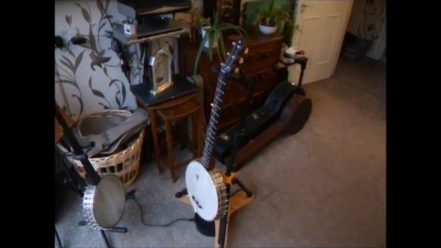 (SOLD) £380,00 on banjo hangout Circa 1890's Unmarked Ivory flush fret 7 string banjo with case. смотреть онлайн
