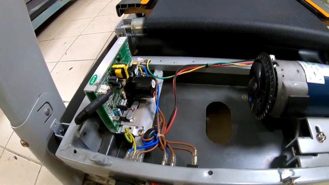 Ошибка Е02 на беговой дорожке Fitlogic. Дорожка не реагирует на кнопки. Плата или двигатель? смотреть онлайн