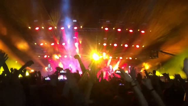 "Воины света" [full song] Brutto | 8 марта, 2017 | Минск-Арена смотреть онлайн