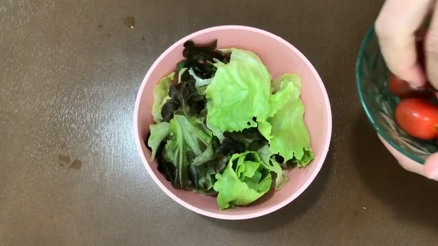 A MELHOR SALADA QUE JÁ FIZ | Salada Caesar Com Molho Saudável E Proteico