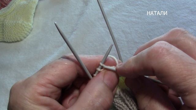 РАЗНОЦВЕТНЫЕ НОСОЧКИ - ПИНЕТКИ СПИЦАМИ. смотреть онлайн