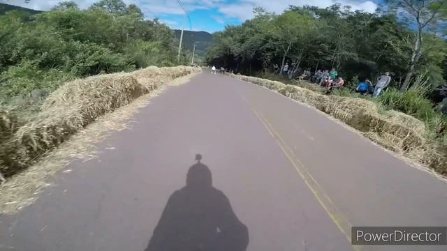 Адреналиновый заезд на роликах смотреть онлайн