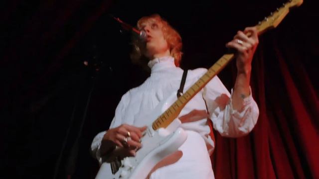 Hugo Hamlet - Waiting For Fame (Live) смотреть онлайн