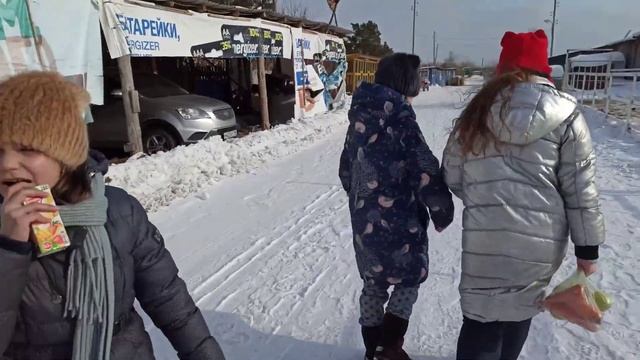 КАТАЕМСЯ В САНЯХ. ГОТОВИМ "ХАШЛАМУ". ПЕЧЁМ БЛИНЫ. ПАРИМСЯ В БАНЕ. смотреть онлайн