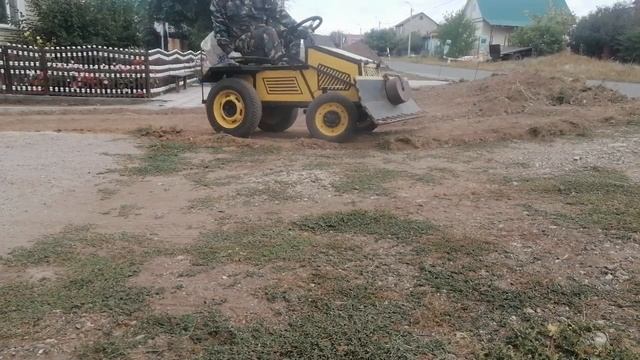 снятие грунта на минитракторе смотреть онлайн