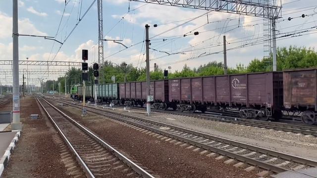 Тепловоз ТГМ-6Д маневрирует на станции Люберцы-2