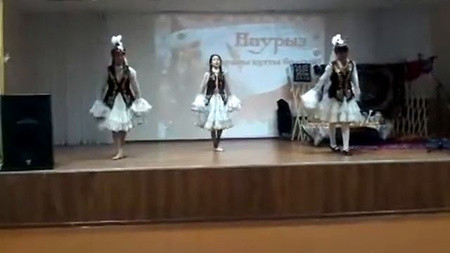 Садчиковская средняя школа 6А класс танец Саржайлау смотреть онлайн