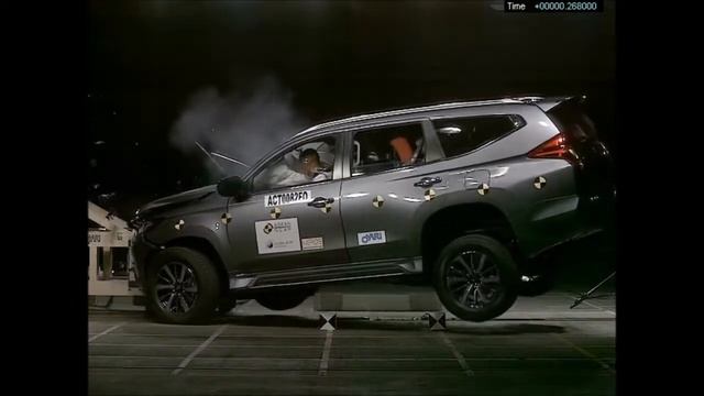 Pajero Sport Crash Test