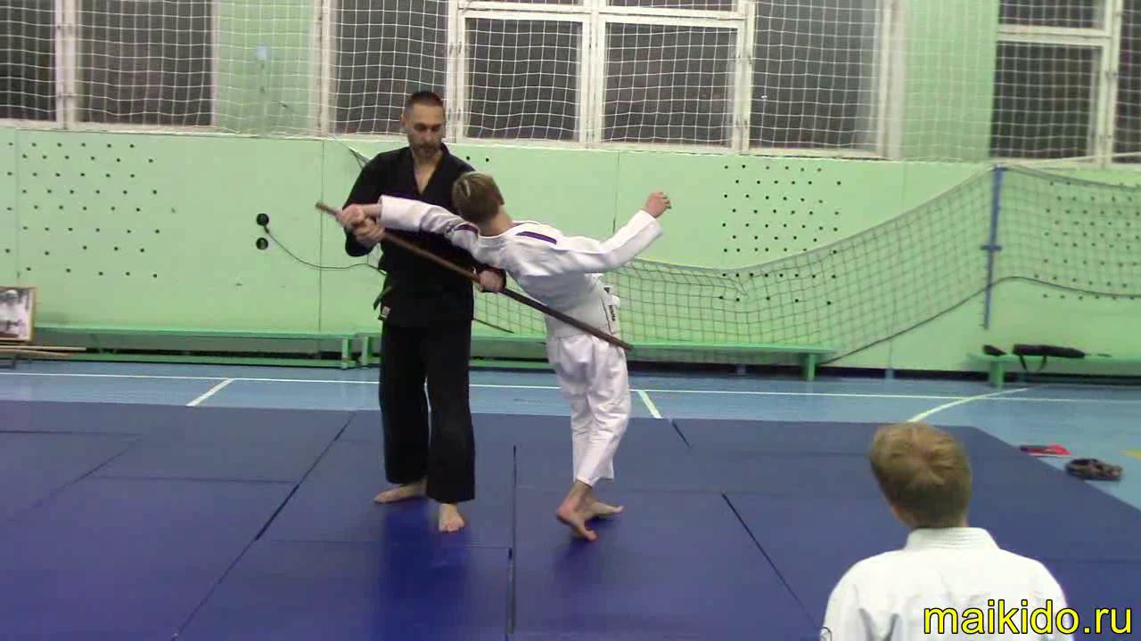 Шихо-наге при работе с дзё (дзё-наге) и без него. Кенбукай