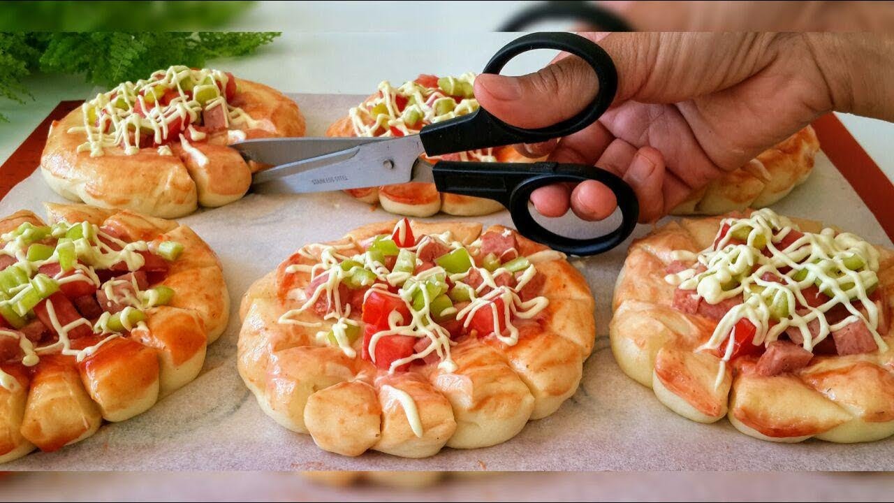 Съедаются в один миг.Пеку эти пиццы снова и снова!.mp4 смотреть онлайн