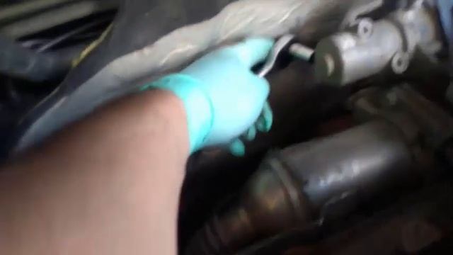Demontaż i czyszczenie zaworu EGR w Renault Megane 3 1,5 dci смотреть онлайн