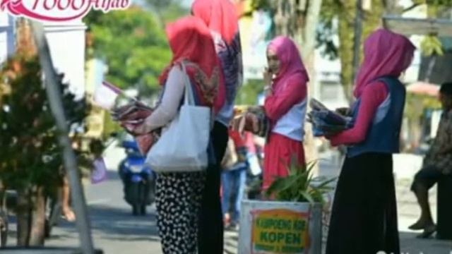 Banyuwangi Tebar 1000 hijab смотреть онлайн