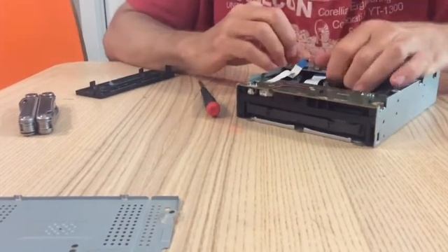 DVD Drive Teardown To Get Linear Stage For Trash Robot смотреть онлайн