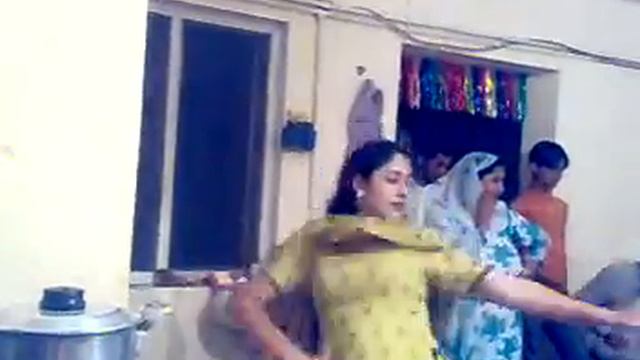 nice daance by asia qadeer in peshawar смотреть онлайн