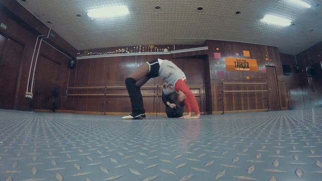 МАРАФОН. КАК РАЗВИТЬ ГИБКОСТЬ СПИНЫ. Гибкая спина за 3 недели. Упражнения на сильную и гибкую спину смотреть онлайн