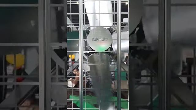 Нереальное количество самых разных вентиляторов для сельского хозяйства #сельскоехозяйство смотреть онлайн