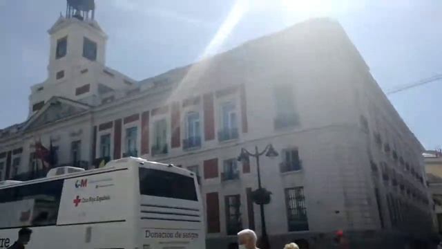 Прогулка по "Воротам Солнца", сердцу Мадрида смотреть онлайн