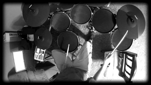 First time playing the DM10 X Mesh drum kit / Addictive Drums 2 смотреть онлайн