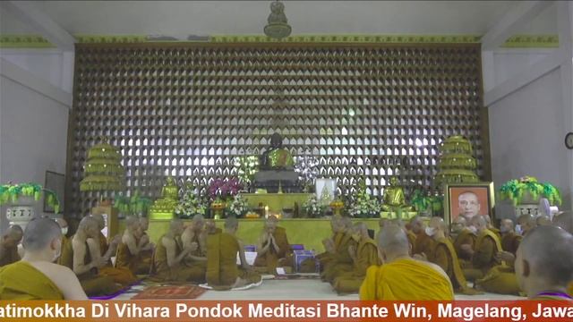 Patimokkha 15 Mei 2022,Dipimpin oleh YM. Bhikkhu Thanuttaro смотреть онлайн