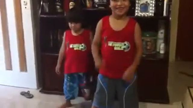 Yohangel y Yhosnel dale maracas смотреть онлайн