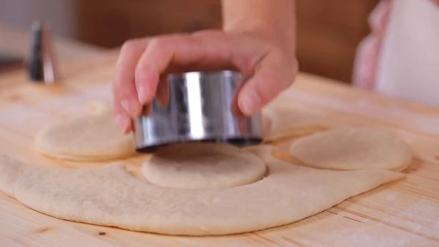 Ciambelle Soffici Fritte e al Forno con Impasto allo Yogurt - Senza Burro, Senza Patate e Senza Uov смотреть онлайн