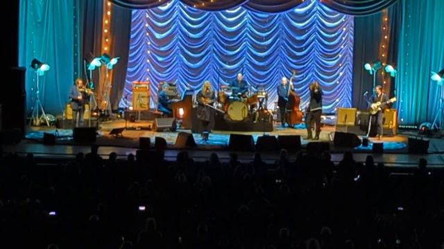 Allison Krause and Robert Plant, The Rose, Huber Heights, OH, 5/3/33, "When the Levee Breaks", смотреть онлайн