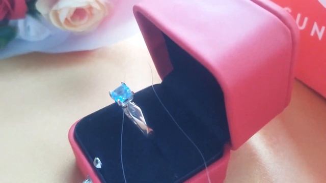 Золотое кольцо с топазами из Sunlight смотреть онлайн