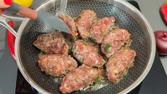 Schnell zum Abendessen! Ein sehr einfaches und leckeres Hackfleischrezept. Einfach und lecker! смотреть онлайн
