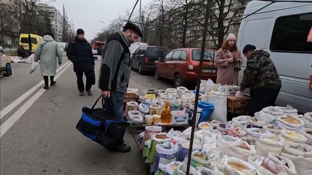 Обзор ярмарки в Киеве. Почем сейчас вкусное САЛО и мясо? смотреть онлайн