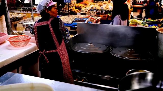 СУП С ЛАПШОЙ ручной РАБОТЫ Калгуксу Корейская кухня смотреть онлайн