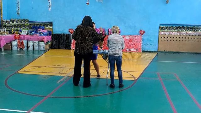 Первая выставка - бигль Гуффи категория щенки в породе. 1 место! Beagle Guffy смотреть онлайн