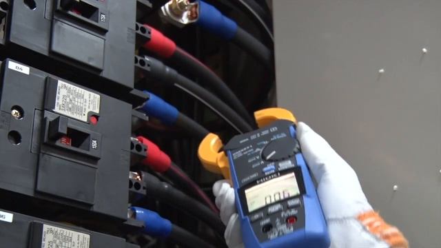 How to Use the Hioki CM4370 Series Clamp Meters - Auto Hold Function смотреть онлайн
