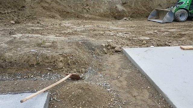 20. КОСИМ траву и ЗАБИВАЕМ заземление! Сходила к СТОМАТОЛОГУ | Свой дом в Германии смотреть онлайн