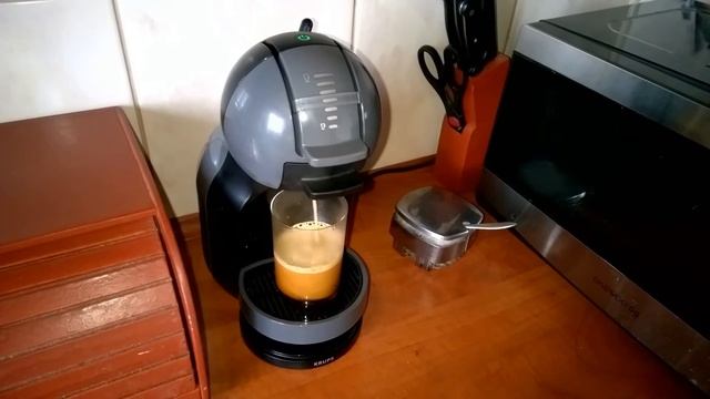 Making Nescafe Dolce Gusto Lungo (Krups Mini Me) смотреть онлайн