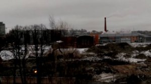Падает труба завода
