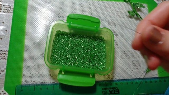Бисероплетение для новичков. Урок 4. Параллельное плетение. Листик. Beading lessons for beginners смотреть онлайн