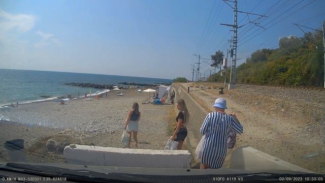 Сочи. Пляж Красный штурм 02.09.2023. Море, отдыхающие и поезд. Красивый таймлапс 4K от ЮРТВ. смотреть онлайн