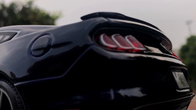 Diecast Unboxing-2015 Ford Mustang GT V8 1/18 Diecast Ford Merchandise смотреть онлайн