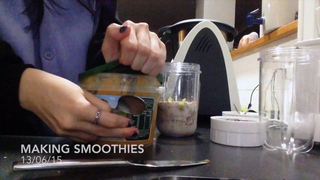 VLOG #29: Learning How To Use The Camera, City Adventures & Gross Food смотреть онлайн