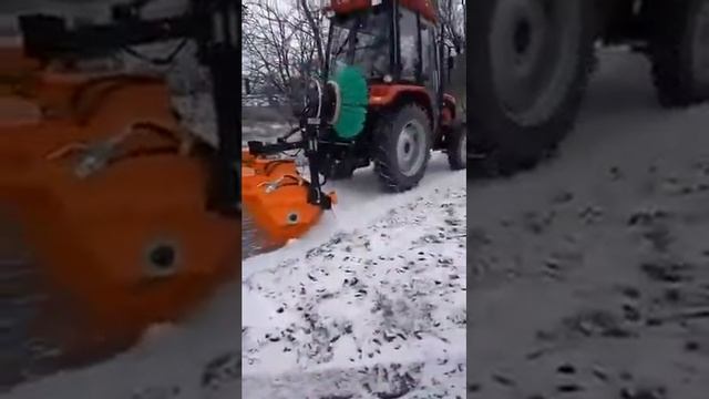 Щетка коммунальная с гидравлическим приводом на трактор. Производство Paritet (Украина). смотреть онлайн